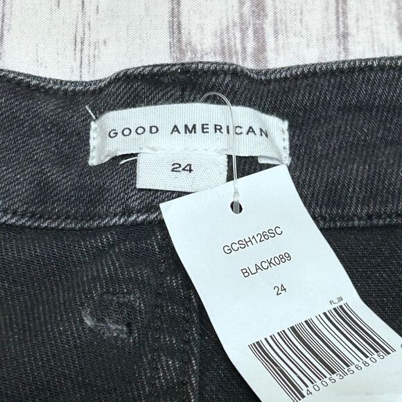 Good American Good Curve Shorts - Picture 5 of 9